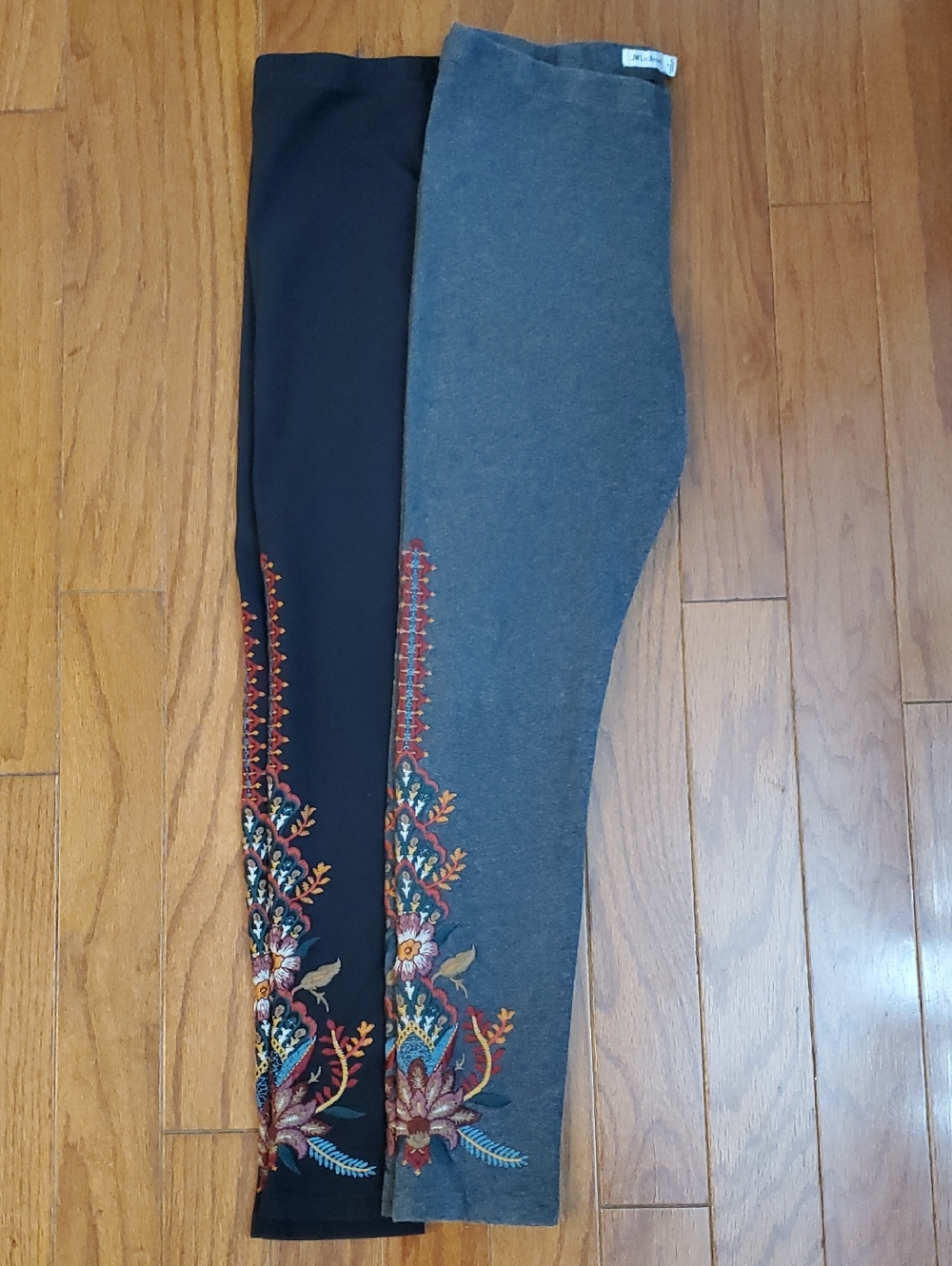 JOHNNY WAS Embroidered LA Aivita Leggings Black Gray Multicolored Small Lot of 2